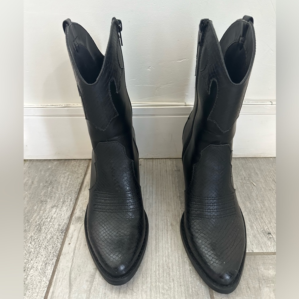 Size 7.5 Black Ankle Leather Cowboy Boots. Worn only once